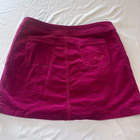 ✨KUHL Women’s Size 6 mini Skirt wine Corduroy Button Front Mini Casual Pockets - Picture 2 of 6